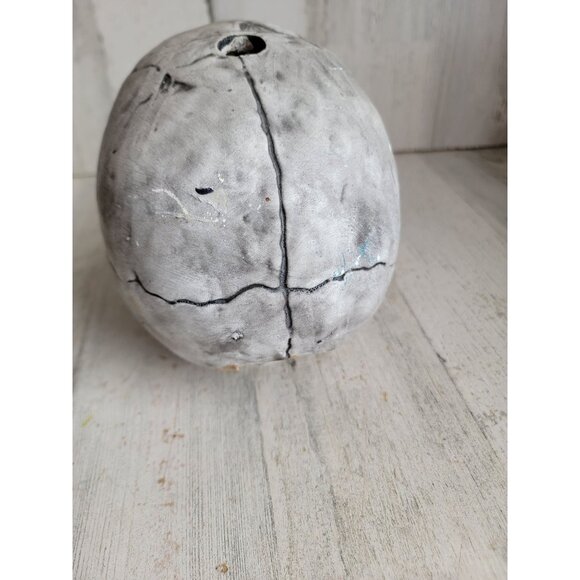 Ceramic skull tea light candle holder Halloween home decor - Picture 5 of 10